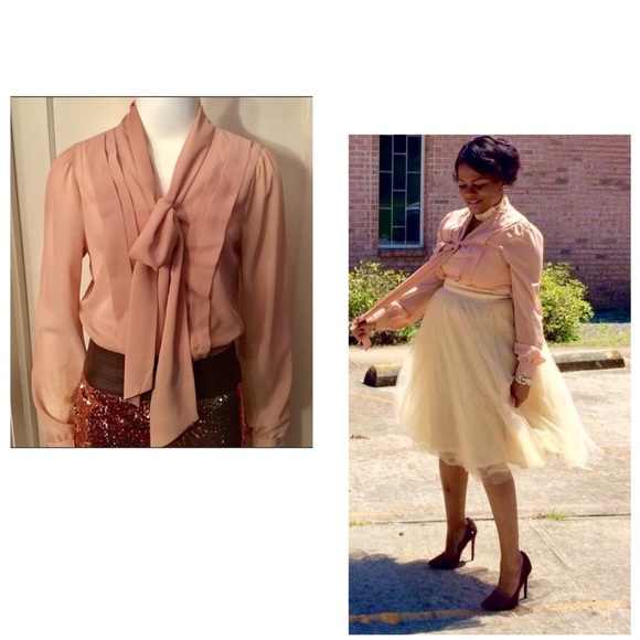 Women Tie blouse - Picture 3 of 7